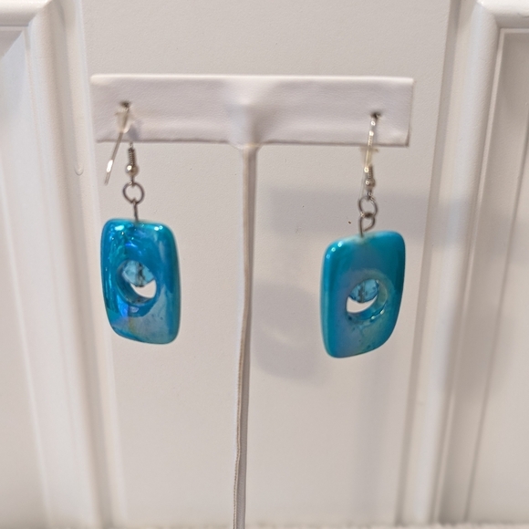 Earrings Turquoise Aqua Blue Bead Drop Silver Tone French Wire Pierced NWOT - Picture 3 of 4